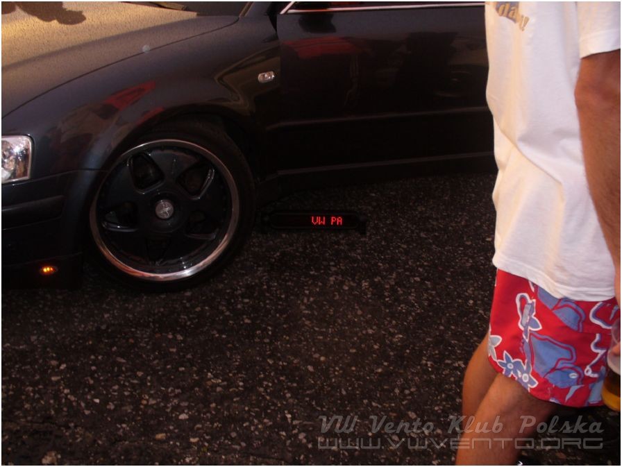892 X 670