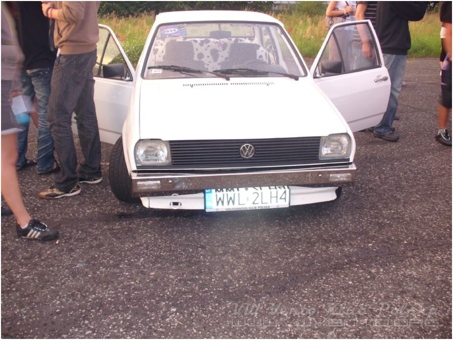 892 X 670